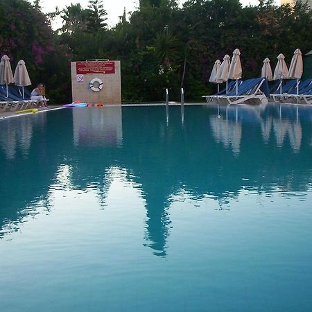 Jasmine Hotel Apartments Лимасол Экстерьер фото