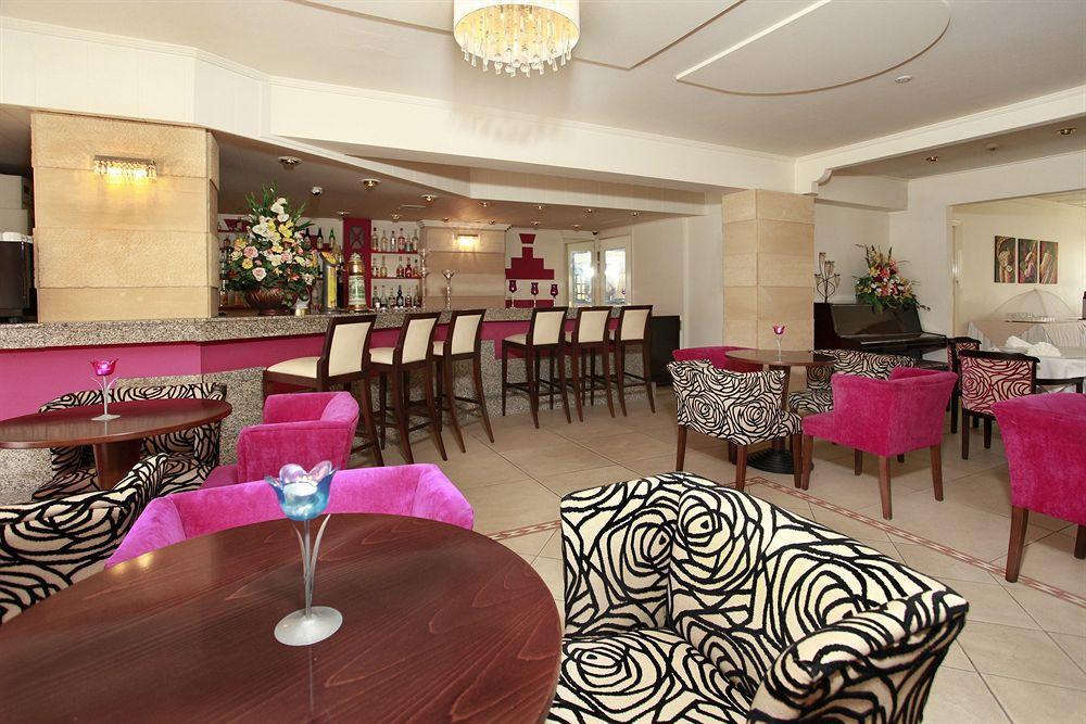 Jasmine Hotel Apartments Лимасол Экстерьер фото