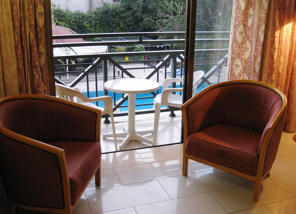 Jasmine Hotel Apartments Лимасол Экстерьер фото