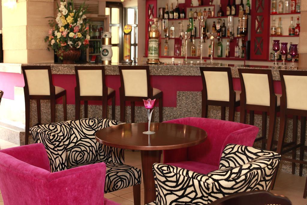 Jasmine Hotel Apartments Лимасол Экстерьер фото