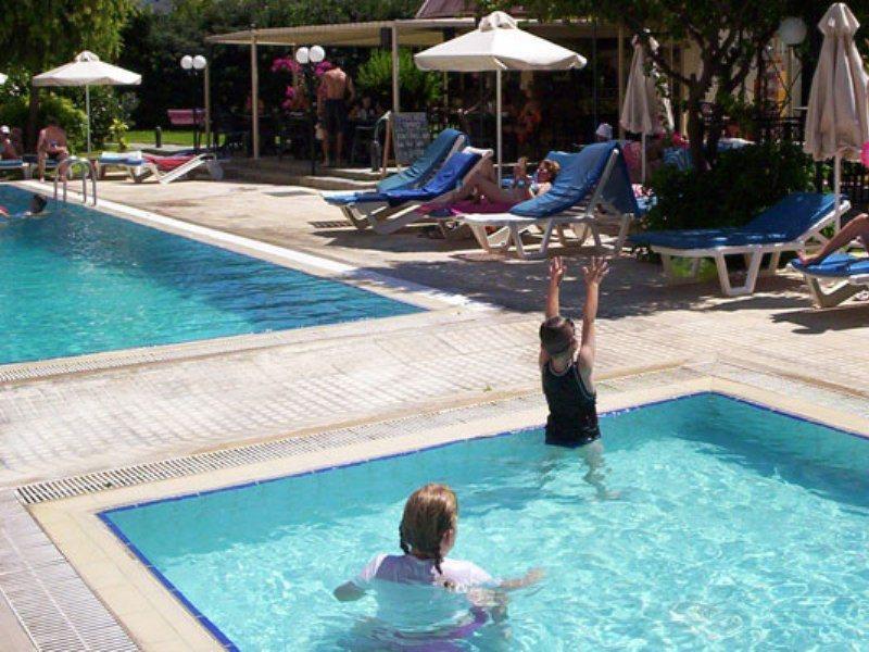 Jasmine Hotel Apartments Лимасол Экстерьер фото
