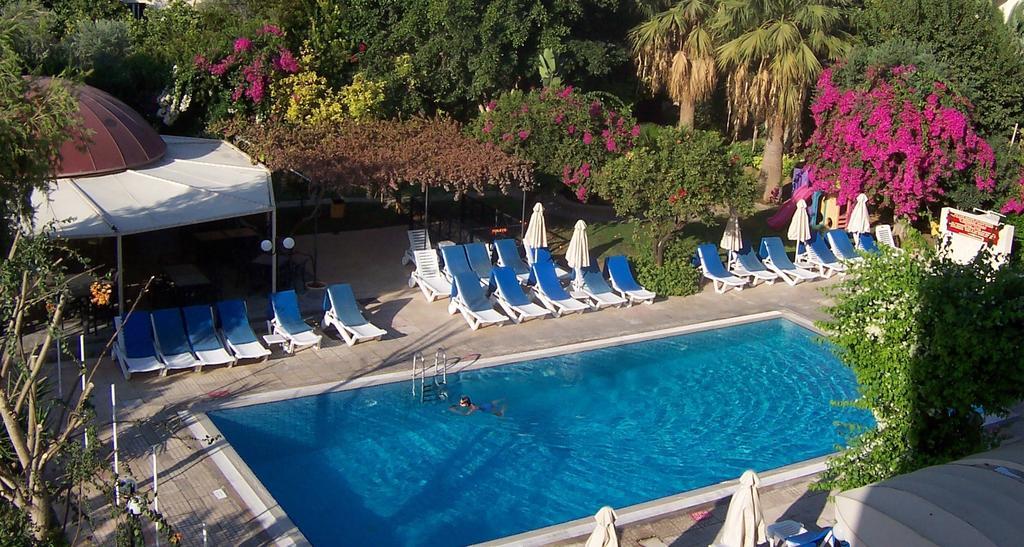 Jasmine Hotel Apartments Лимасол Экстерьер фото