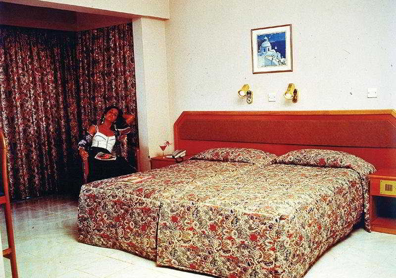 Jasmine Hotel Apartments Лимасол Экстерьер фото
